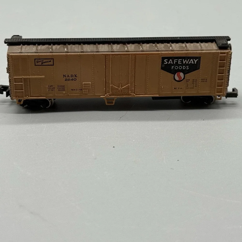 N Scale: Vintage Bachmann Safeway Refrigerated Box Car 2640 Model Train Railroad